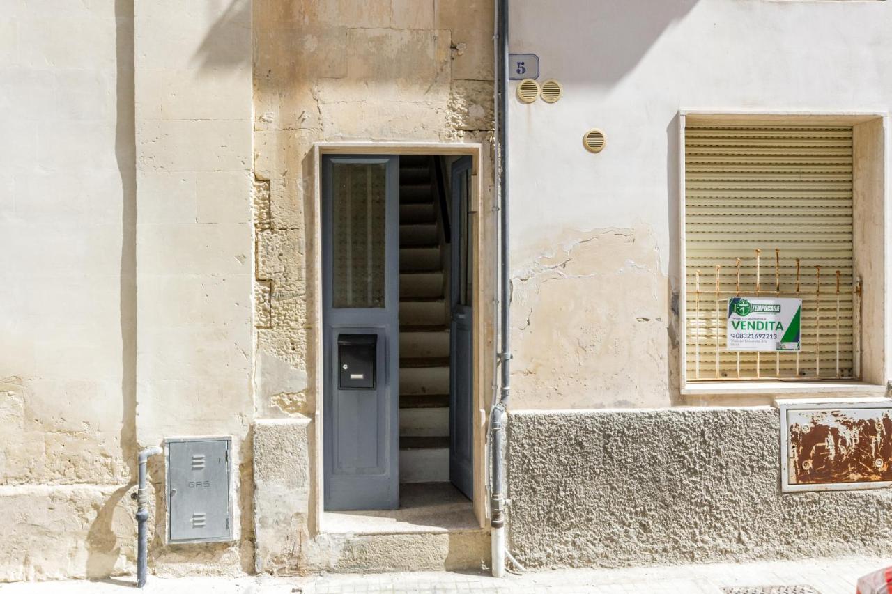 Апартаменты Lecce Center Charming Flat With Terrace Экстерьер фото